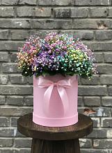 Цветочная композиция из Гипсофила и Розы в шляпной коробке в Пошехонье