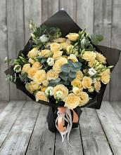 Букет цветов из:  Розы и Лизиантусы в Пошехонье