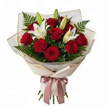 Букет цветов из:  Лилии и Розы в Пошехонье