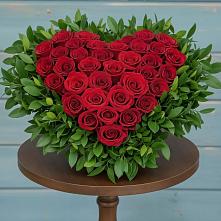 Цветочная композиция из Розы в виде сердца в Пошехонье