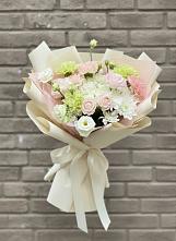 Букет цветов из:  Гвоздики, Розы, Лизиантусы и Хризантемы в Пошехонье