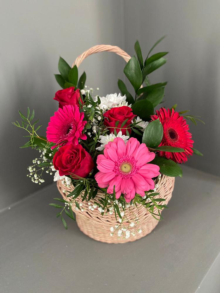 Цветочная композиция из Розы, Хризантемы и Герберы в корзине в Пошехонье