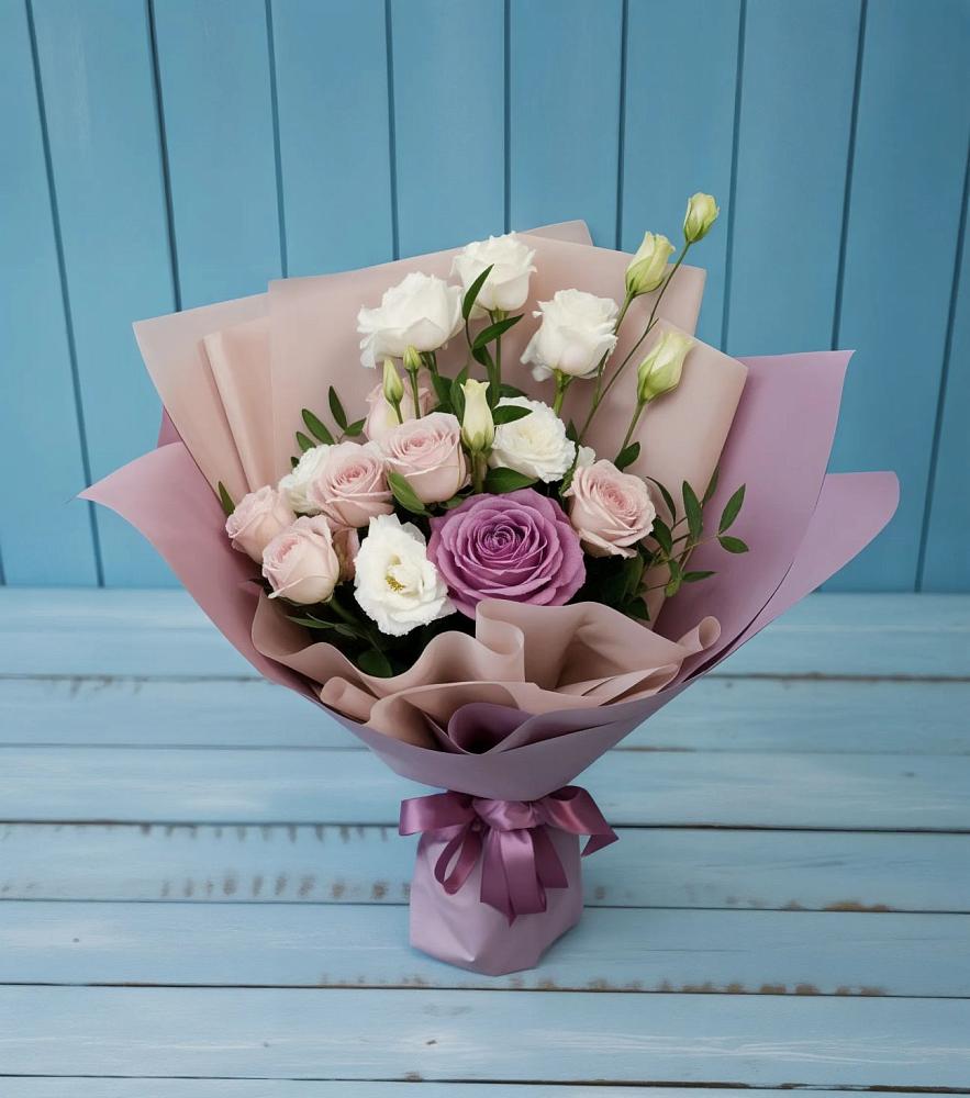 Букет цветов из: Розы и Лизиантусы в Пошехонье